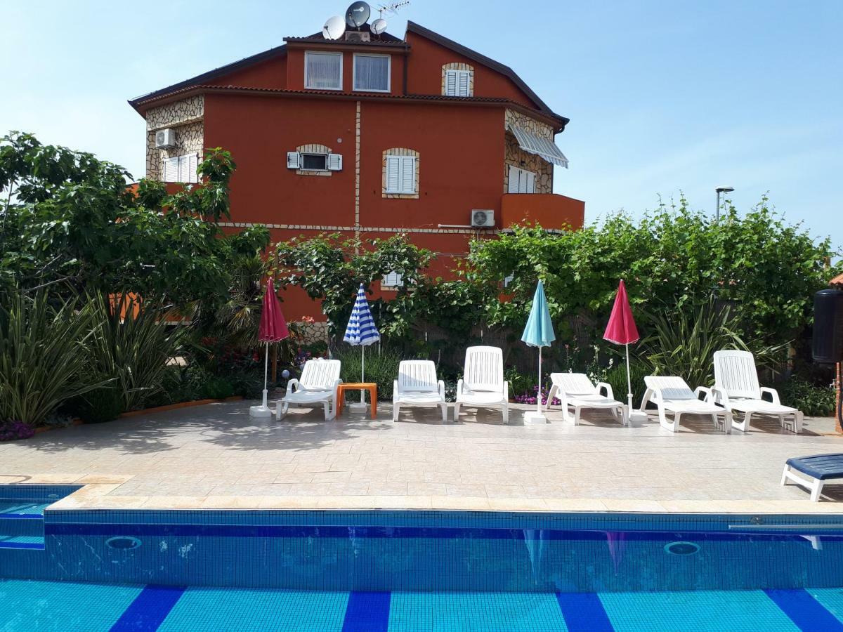 Apartments Dugonjic Умаг Экстерьер фото